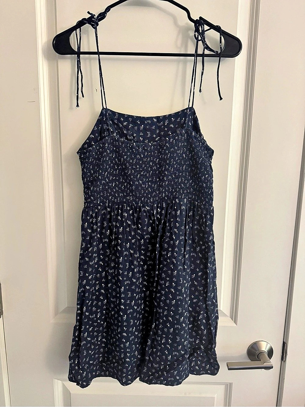 Old Navy Floral Midi Dress in Blue & White Size Medium